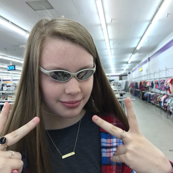 Meet your Posher, Macie - Picture 1 of 1